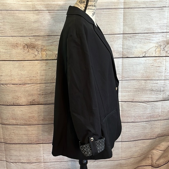 Chico’s Blazer Black Roll Up Sleeves Contrast Lining Size XL Chicos 3 - Picture 5 of 11